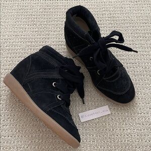 NWT Isabel Marant Bobby Wedge Suede Sneaker in Anthracite. Size 36.